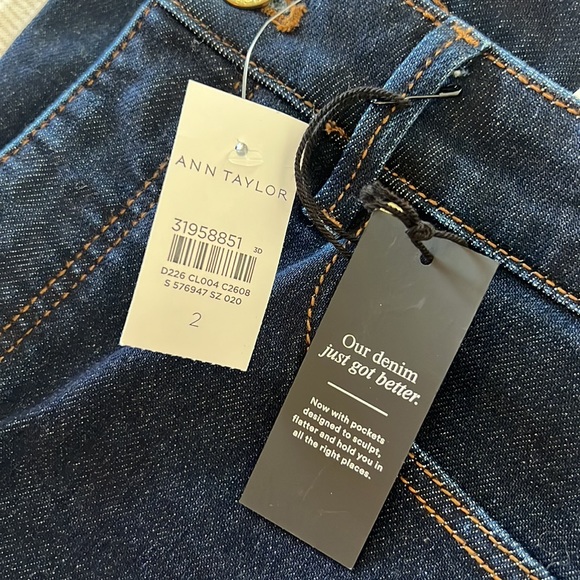 Ann Taylor Dark wash high rise curvy fit “the boot” jeans - Size 2 NWT - Picture 5 of 5